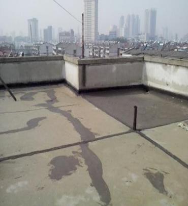 青秀漏水维修 楼顶漏水是什么原因，楼顶漏水维修方法是什么?